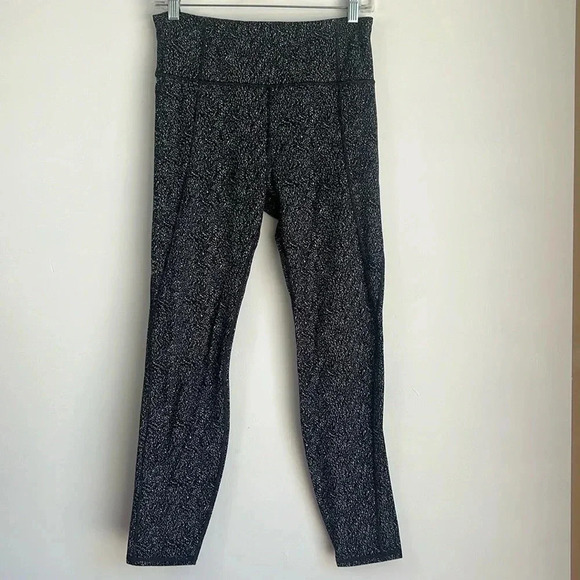 ATHLETA Lightning Static 7/8 Leggings, Women’s Size Medium, Black/White, Pockets - Picture 1 of 13